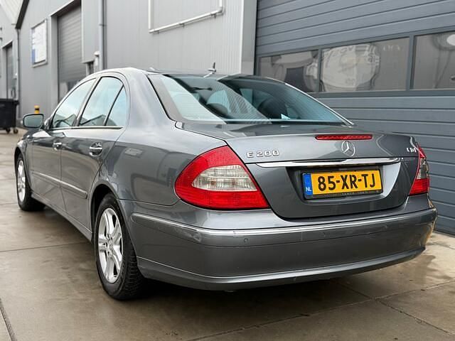 Occasion Mercedes E200 Avantgarde 136 PK (100 kW) 2007 Grijs (metallic) Sedan