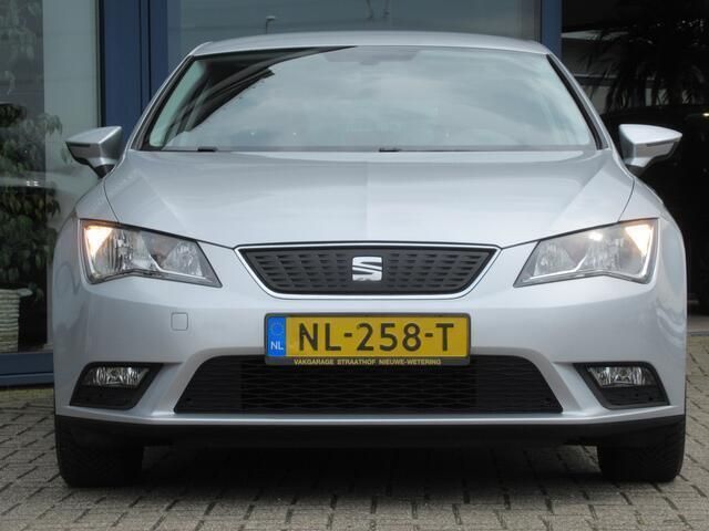 Occasion Seat Leon CONNECT 116 PK (85 kW) 2017 Grijs Hatchback