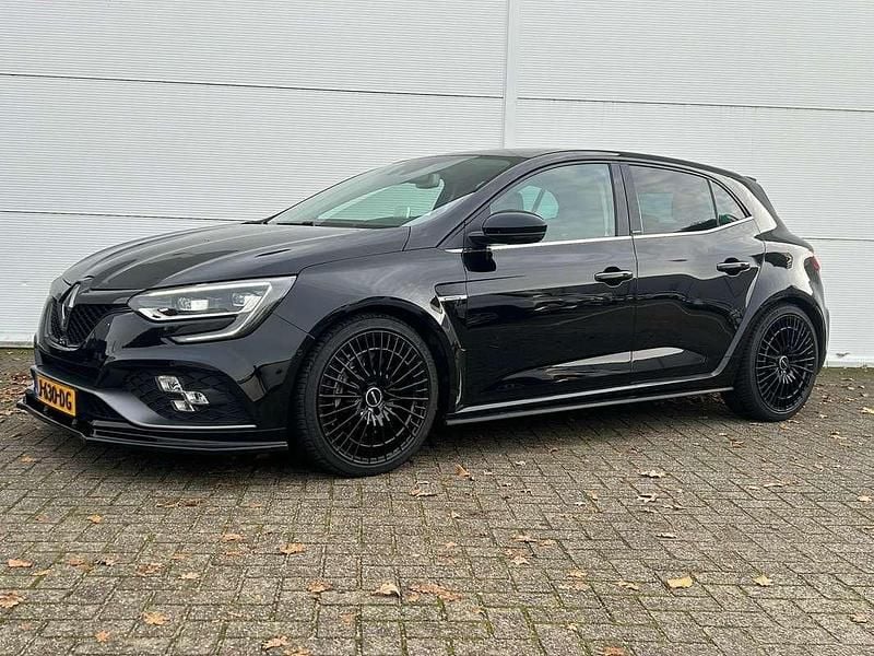Zwart Occasion 2018 Renault Mégane IV R.S. Hatchback | € 27.750 (Goede deal) - Afbeelding 1/4