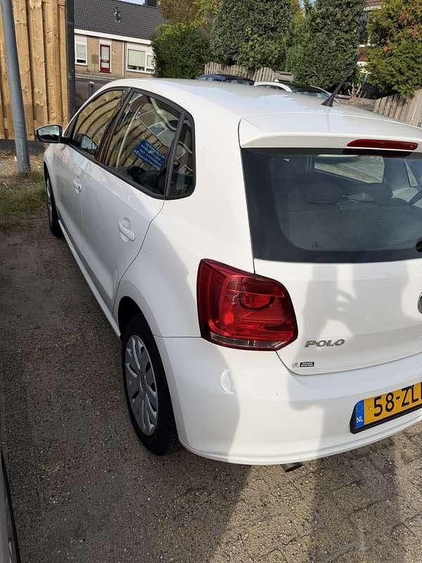 Gebruikt 2013 VW Polo Comfortline Sedan | € 8.500 (Eerlijke prijs) - Afbeelding 1/4