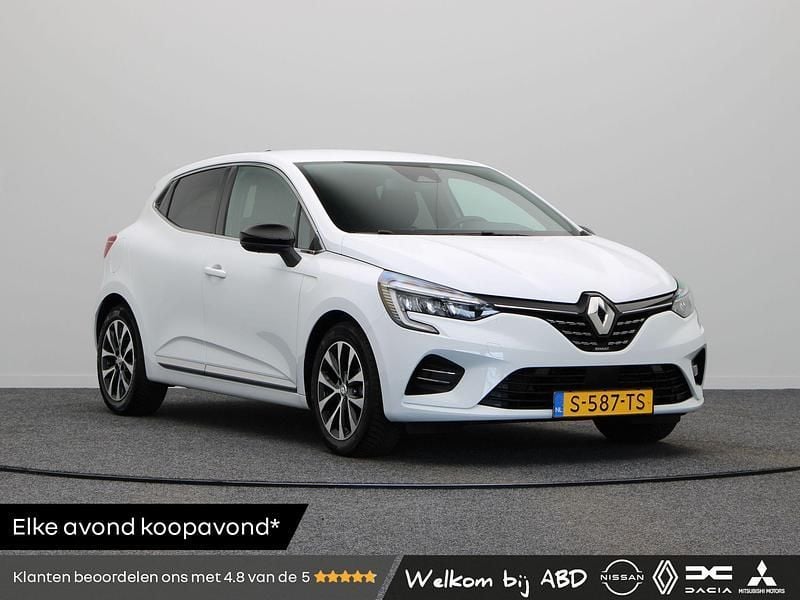 Wit Gebruikt 2023 Renault Clio V Techno Hatchback | € 22.840 (Eerlijke prijs) - Afbeelding 1/3