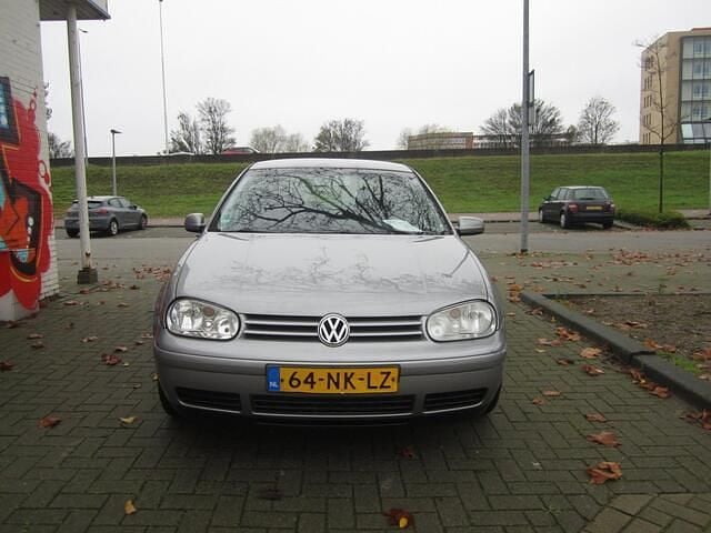 Grijs Gebruikt 2003 VW Golf IV Ocean Hatchback | € 1.950 (Eerlijke prijs) - Afbeelding 1/4