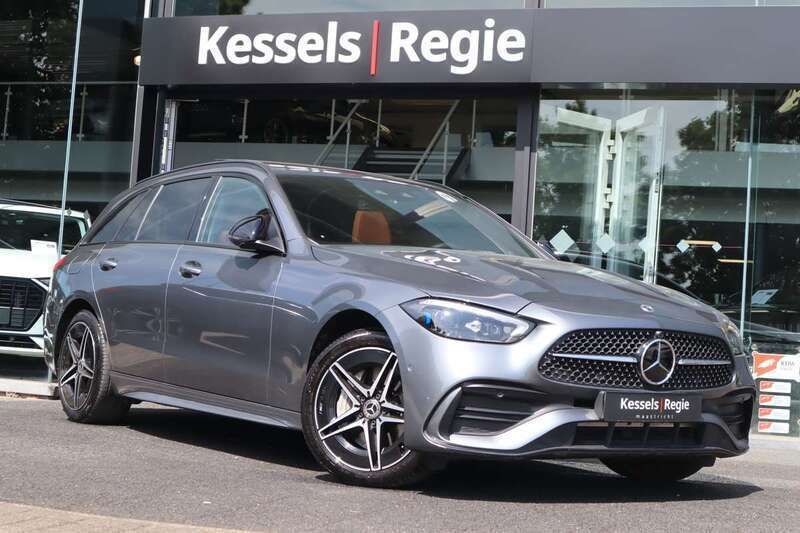 Grijs, metallic lak Gebruikt 2022 Mercedes C300 AMG line Stationwagen | € 44.950 (Iets duurder) - Afbeelding 1/4