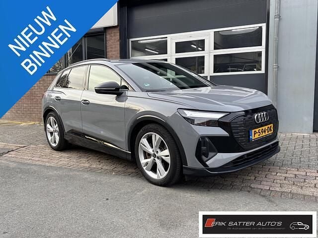 Grijs Gebruikt 2021 Audi Q4 e-tron Competition SUV | € 20.750 - Afbeelding 1/4
