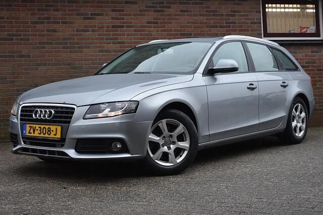 Grijs Occasion 2008 Audi A4 Stationwagen | € 7.949 (Eerlijke prijs) - Afbeelding 1/4