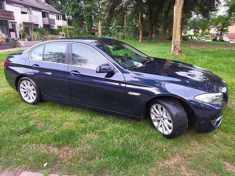 Blauw Gebruikt 2010 BMW 523 Executive Sedan | € 11.000 (Iets duurder) - Afbeelding 1/4