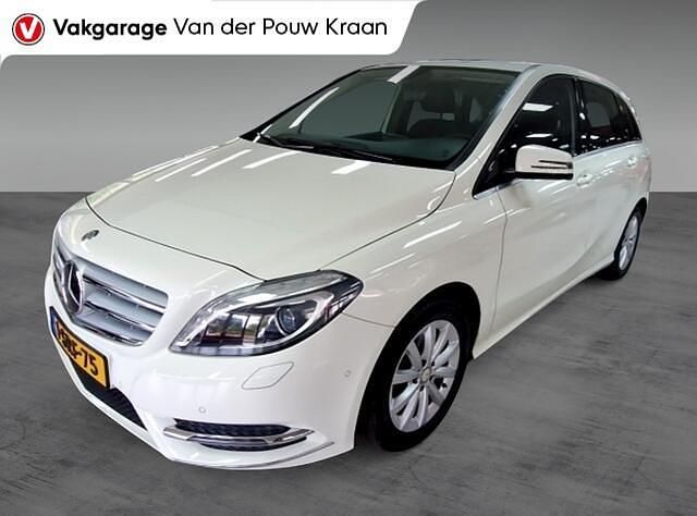Wit Gebruikt 2013 Mercedes B200 Ambition MPV | € 14.900 (Eerlijke prijs) - Afbeelding 1/4