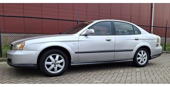 Grijs Gebruikt 2005 Chevrolet Evanda Sedan | € 1.499 - Afbeelding 1/4