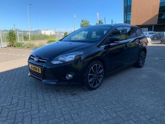 Zwart Gebruikt 2013 Ford Focus Titanium Stationwagen | € 5.490 (Iets duurder) - Afbeelding 1/4