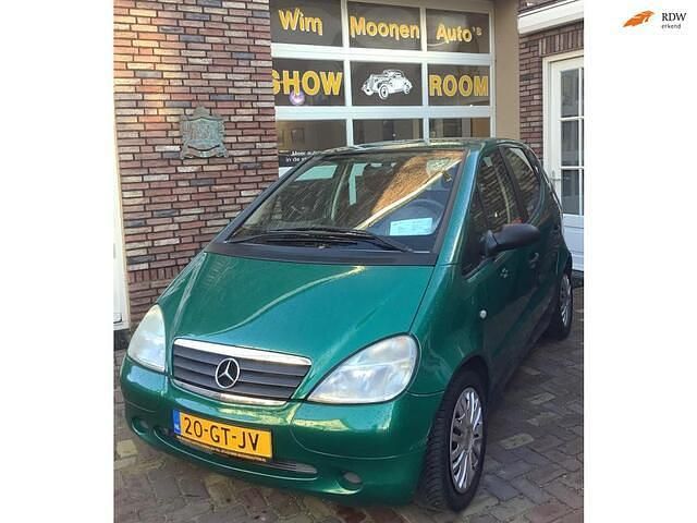 Groen (metallic) Occasion 2001 Mercedes A140 Classic MPV | € 1.499 (Duur) - Afbeelding 1/4