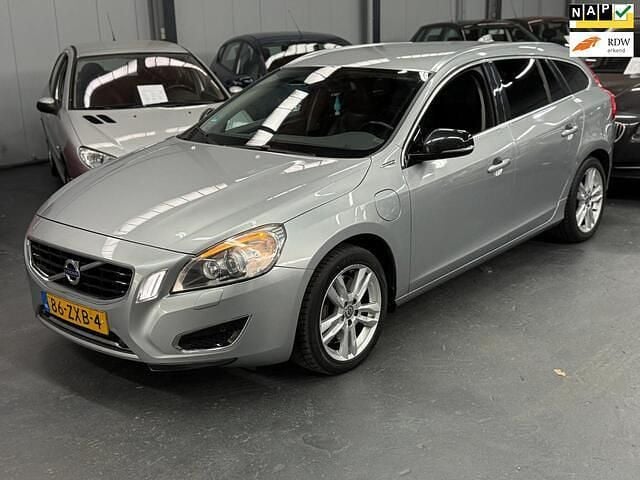 Grijs Gebruikt 2013 Volvo V60 Summum Stationwagen | € 4.999 (Goede deal) - Afbeelding 1/4