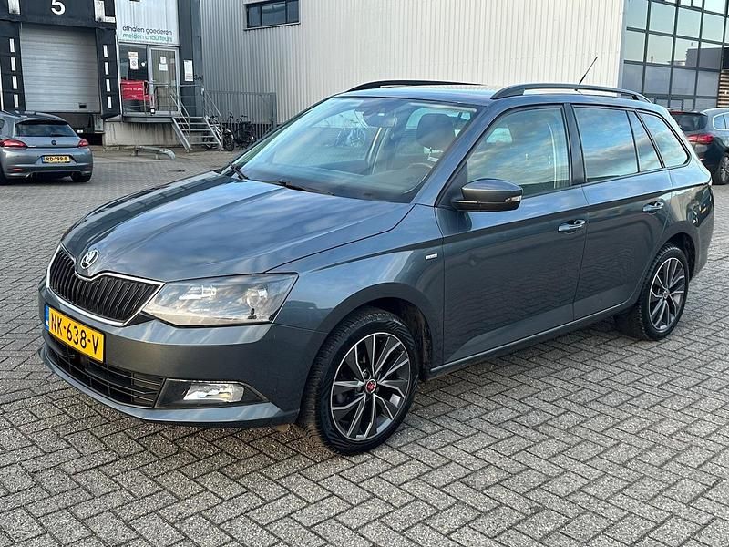 Grijs Occasion 2017 Skoda Fabia Drive Stationwagen | € 5.499 (Goede deal) - Afbeelding 1/4