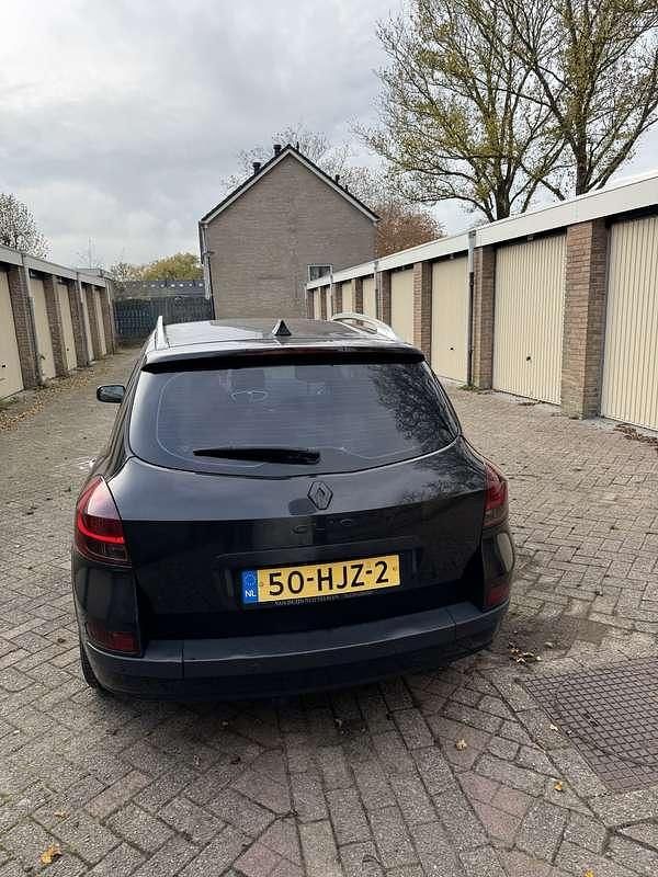 Zwart Gebruikt 2009 Renault Clio GrandTour Business Stationwagen | € 2.000 (Goede deal) - Afbeelding 1/4
