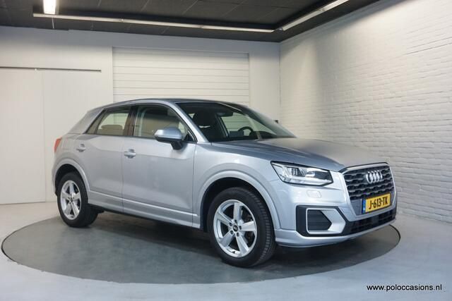 Grijs, metallic lak Gebruikt 2020 Audi Q2 SUV | € 23.400 (Goede deal) - Afbeelding 1/4