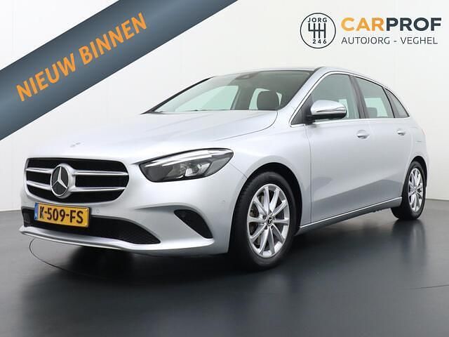 Grijs Occasion 2019 Mercedes B220 MPV | € 26.995 (Iets duurder) - Afbeelding 1/4