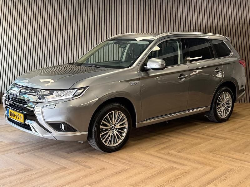 Grijs Gebruikt 2021 Mitsubishi Outlander P-HEV Intense SUV | € 21.995 (Goede deal) - Afbeelding 1/4