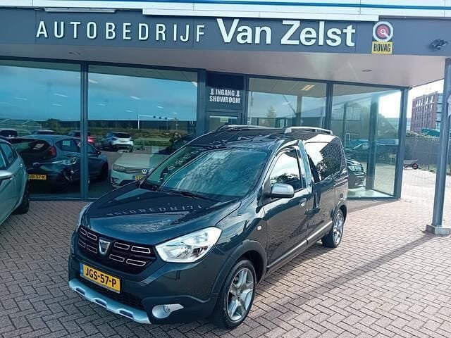 Grijs Gebruikt 2019 Dacia Dokker Stepway Van | € 18.950 - Afbeelding 1/4