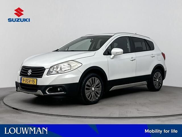 Wit metallic Gebruikt 2014 Suzuki SX4 S-Cross Exclusive SUV | € 12.600 (Eerlijke prijs) - Afbeelding 1/4