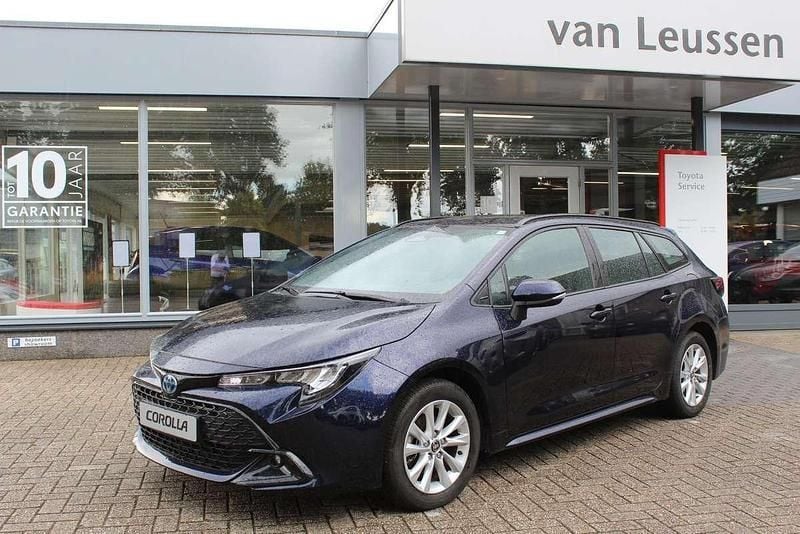 Blauw Gebruikt 2023 Toyota Corolla Stationwagen | € 26.400 (Goede deal) - Afbeelding 1/4