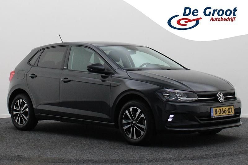 Grijs Occasion 2021 VW Polo Highline Hatchback | € 15.950 (Goede deal) - Afbeelding 1/4