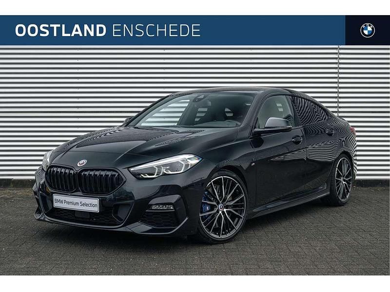 Zwart Occasion 2022 BMW 218 Comfort Edition Coupé | € 29.850 (Eerlijke prijs) - Afbeelding 1/4