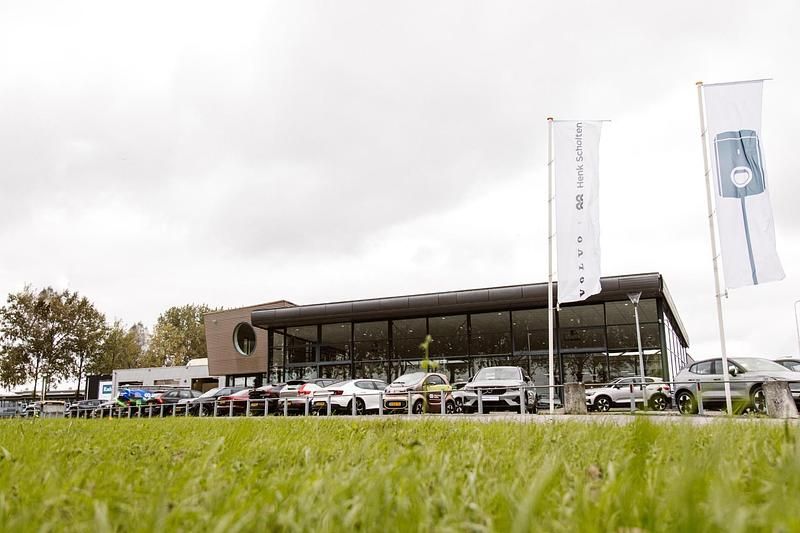 Zwart Gebruikt 2020 Volvo XC40 R-Design SUV | € 26.950 (Eerlijke prijs) - Afbeelding 1/1