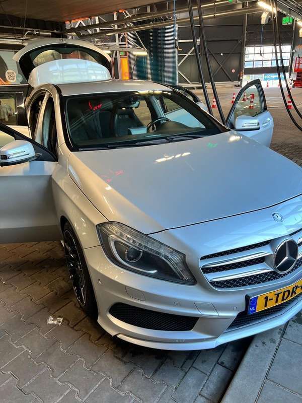 Grijs Gebruikt 2014 Mercedes A200 Stationwagen | € 11.000 (Eerlijke prijs) - Afbeelding 1/3