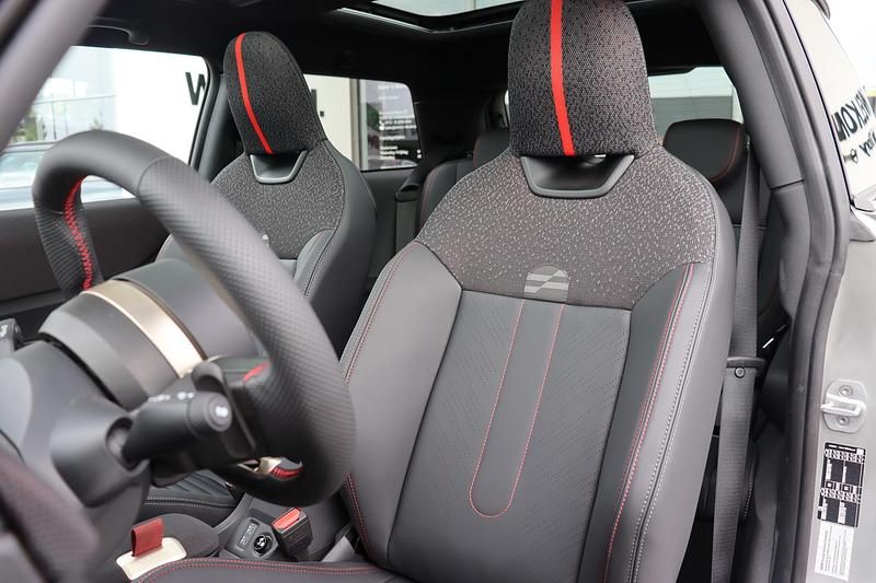 Occasion Mini Cooper S 204 PK (150 kW) 2025 Melting silver iii (zilver metallic) Hatchback