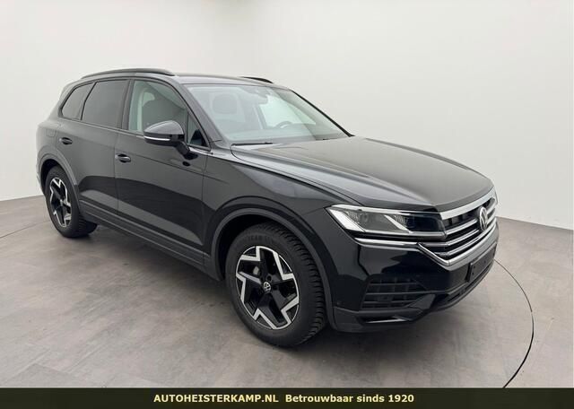 Zwart Gebruikt 2024 VW Touareg SUV | € 54.950 - Afbeelding 1/4