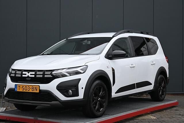 Wit Gebruikt 2023 Dacia Jogger Extreme MPV | € 18.950 (Eerlijke prijs) - Afbeelding 1/4