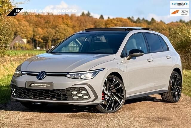 Grijs Gebruikt 2022 VW Golf VIII Style Hatchback | € 27.350 (Eerlijke prijs) - Afbeelding 1/4