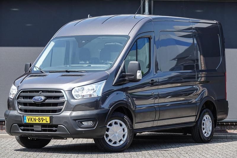 Grijs Occasion 2021 Ford Transit Trend Van | € 19.950 (Goede deal) - Afbeelding 1/4