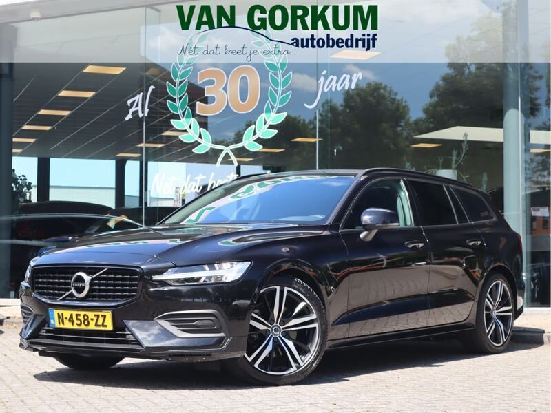 Zwart Gebruikt 2022 Volvo V60 Momentum Stationwagen | € 25.950 (Eerlijke prijs) - Afbeelding 1/4