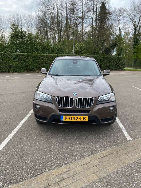 Bruin Gebruikt 2013 BMW X3 SUV | € 18.500 (Eerlijke prijs) - Afbeelding 1/4