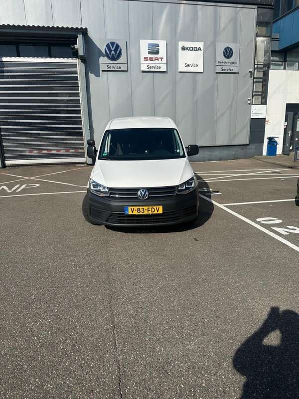 Gebruikt 2016 VW Caddy Maxi MPV | € 10.000 (Super prijs) - Afbeelding 1/4