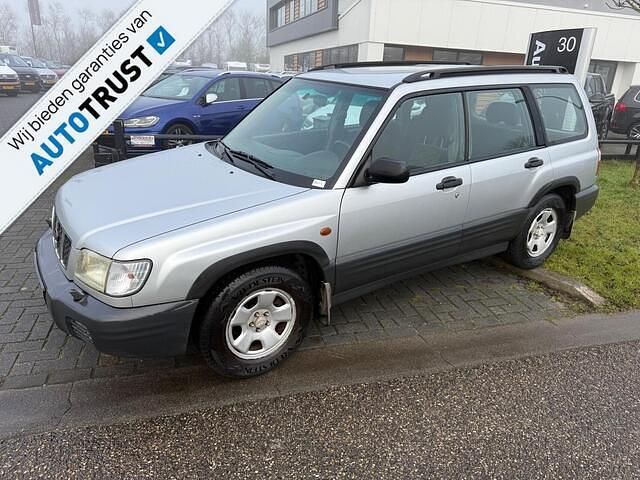 Grijs Gebruikt 2002 Subaru Forester SUV | € 2.699 (Eerlijke prijs) - Afbeelding 1/4