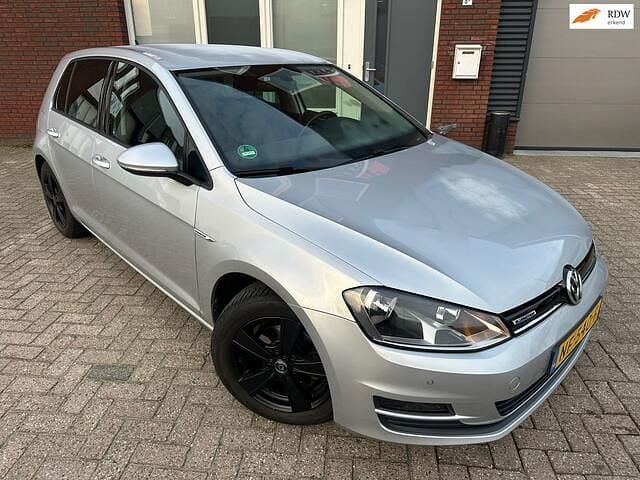 Grijs Occasion 2017 VW Golf VII Hatchback | € 10.900 (Super prijs) - Afbeelding 1/4