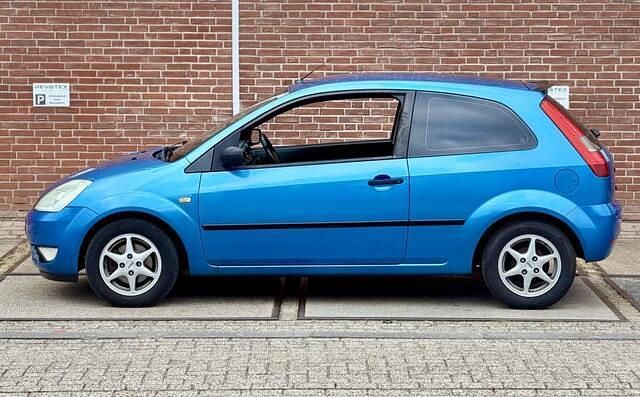 Occasion Ford Fiesta Futura 101 PK (74 kW) 2004 Blauw Hatchback
