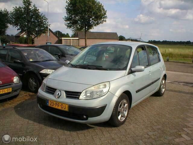 Grijs Gebruikt 2004 Renault Scénic II Dynamique MPV | € 1.795 (Eerlijke prijs) - Afbeelding 1/4