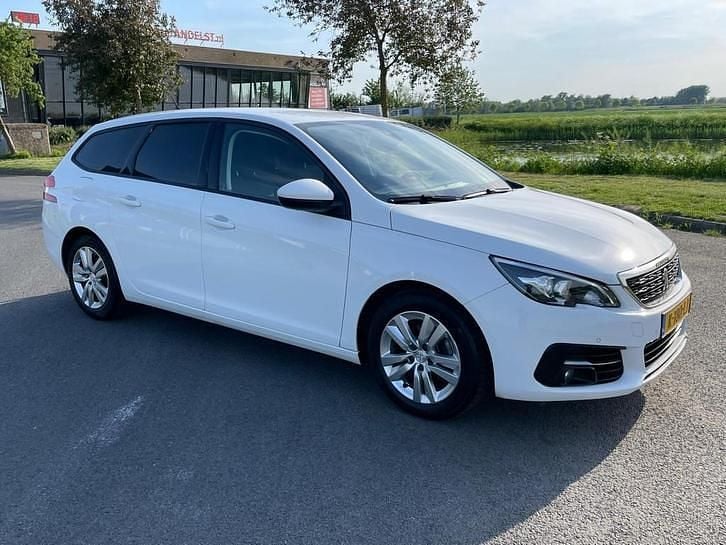 Occasion Peugeot 308 SW Active 110 PK (80 kW) 2021 Stationwagen