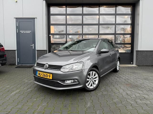 Grijs Gebruikt 2016 VW Polo Highline Hatchback | € 9.950 (Eerlijke prijs) - Afbeelding 1/4