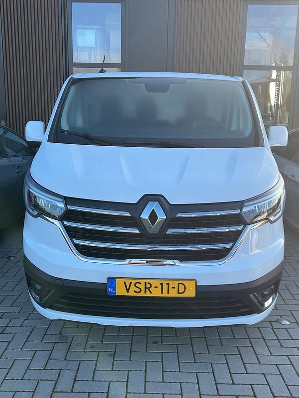 Wit Gebruikt 2022 Renault Trafic MPV | € 14.490 - Afbeelding 1/4