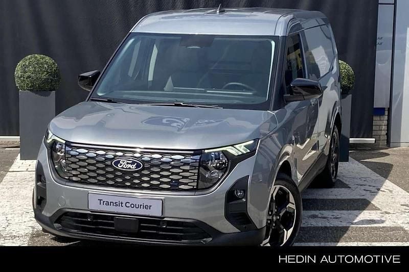 Grijs Nieuw 2025 Ford E-Transit Limited Van | € 31.795 (Iets duurder) - Afbeelding 1/3