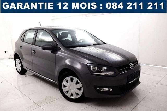 Grijs Gebruikt 2013 VW Polo Comfortline Sedan | € 10.250 (Eerlijke prijs) - Afbeelding 1/4