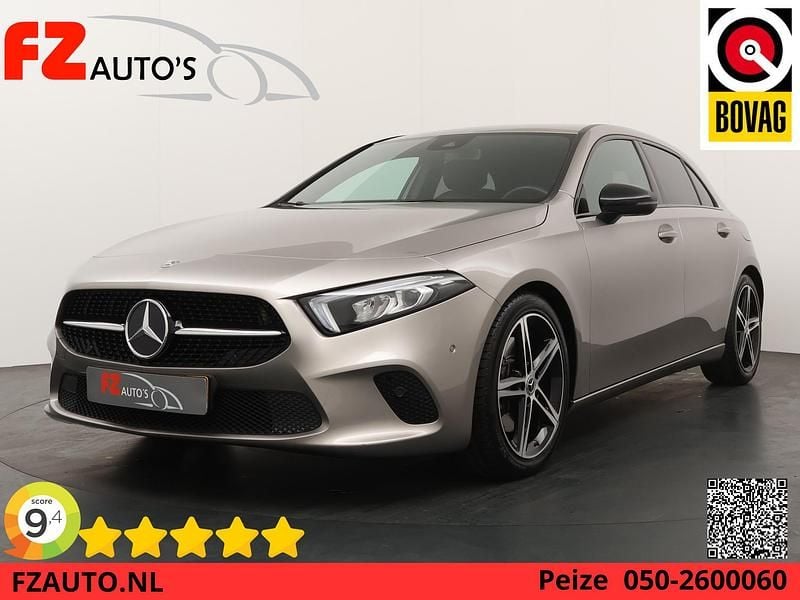 Grijs Gebruikt 2019 Mercedes A250 Premium Plus Hatchback | € 24.945 (Goede deal) - Afbeelding 1/4