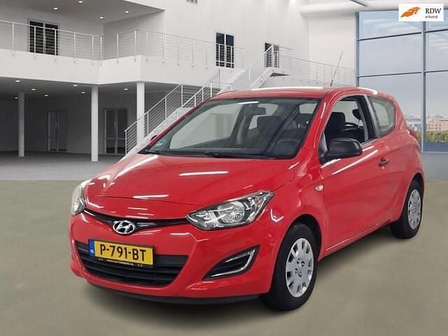 Rood Occasion 2012 Hyundai i20 Edition Hatchback | € 3.950 (Goede deal) - Afbeelding 1/4