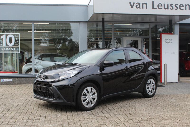 Gebruikt 2023 Toyota Aygo Play Hatchback | € 16.499 (Goede deal) - Afbeelding 1/1