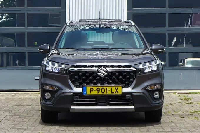Gebruikt 2022 Suzuki SX4 S-Cross Style SUV | € 25.450 (Iets duurder) - Afbeelding 1/4