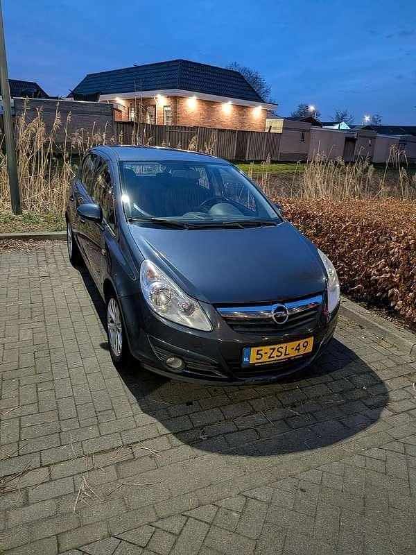 Blauw Occasion 2010 Opel Corsa Edition Sedan | € 3.249 (Super prijs) - Afbeelding 1/4