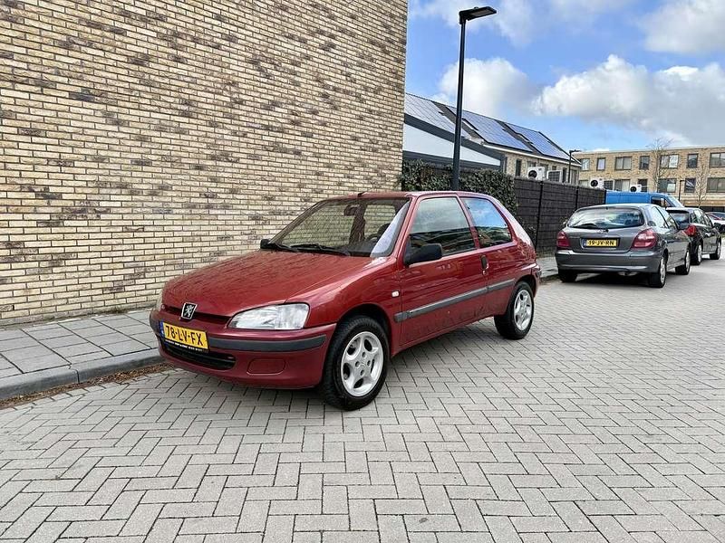 Rood Gebruikt 2003 Peugeot 106 Hatchback | € 1.350 (Eerlijke prijs) - Afbeelding 1/4